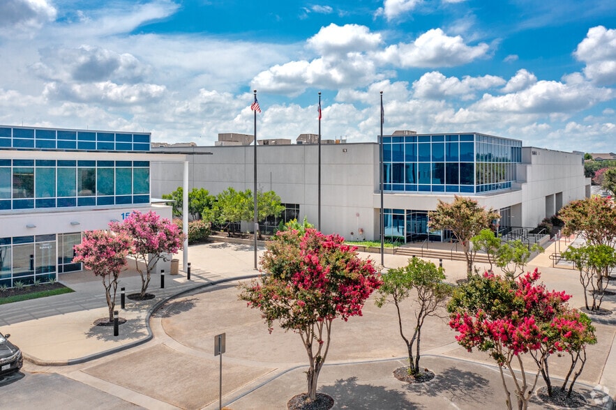 1560 Cable Ranch Rd, San Antonio, TX for sale - Building Photo - Image 2 of 7