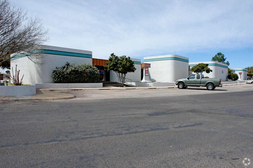 835 Tower Dr, Odessa, TX à louer - Photo du bâtiment - Image 3 de 5