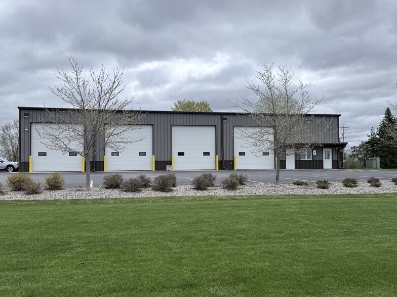 3160 Fernau ct, Oshkosh, WI for sale - Building Photo - Image 1 of 1