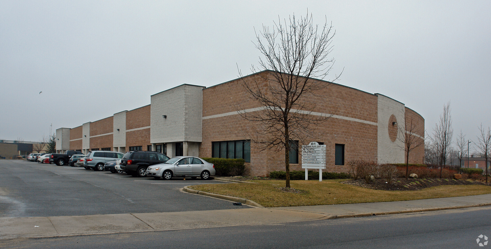 81 E Jefryn Blvd, Deer Park, NY for lease Building Photo- Image 1 of 3