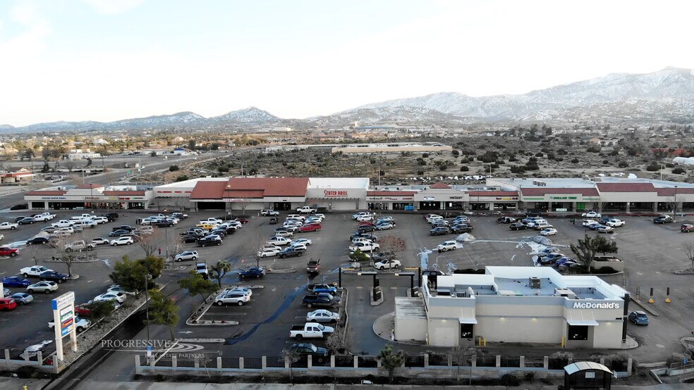 4013-4083 Phelan Rd, Phelan, CA à louer - Photo du bâtiment - Image 2 de 4