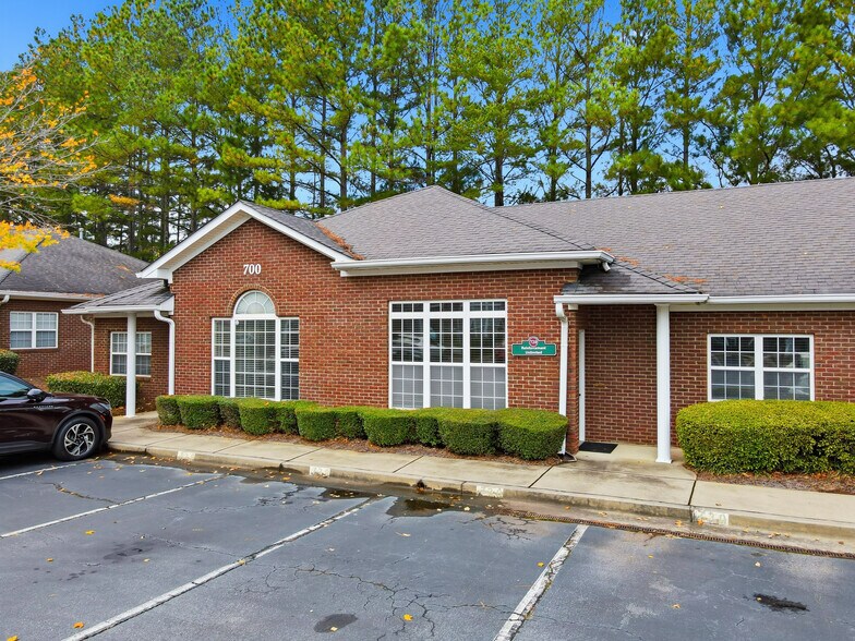 103 Weatherstone Dr, Woodstock, GA for lease - Building Photo - Image 1 of 36