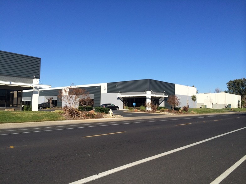 9779 Business Park Dr, Sacramento, CA for lease - Building Photo - Image 3 of 4