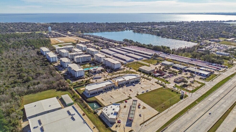 3300 Bayport Blvd, Seabrook, TX à vendre - Photo du bâtiment - Image 2 de 19