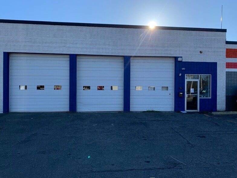 1384 Hartford Ave, Johnston, RI for lease - Building Photo - Image 2 of 6