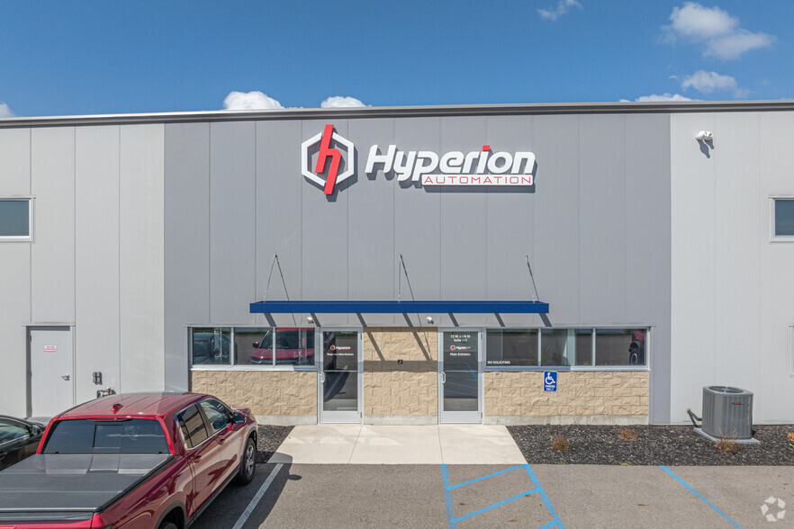 72 W 64th St, Holland, MI for lease - Building Photo - Image 3 of 12