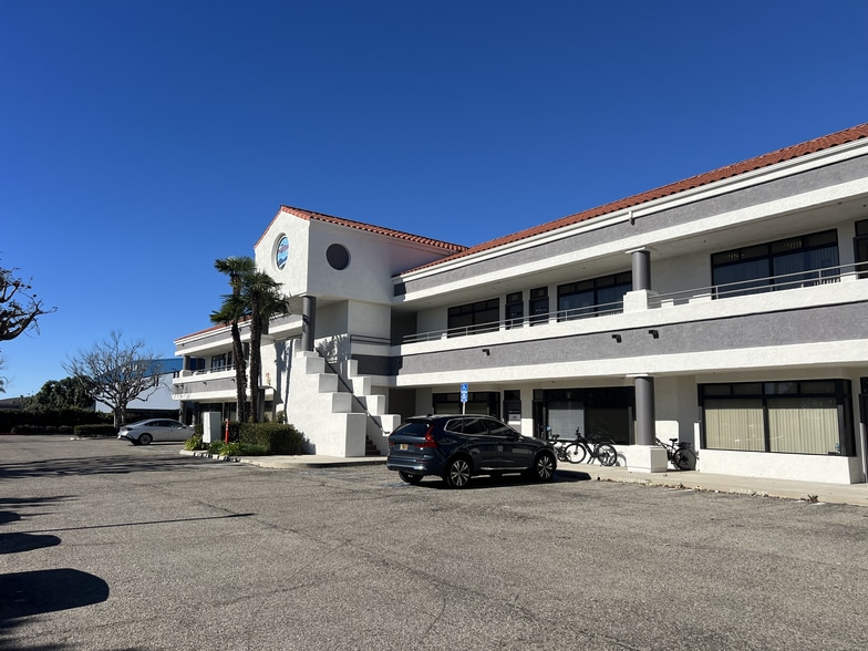 1555 W 5th St, Oxnard, CA for lease - Building Photo - Image 3 of 4