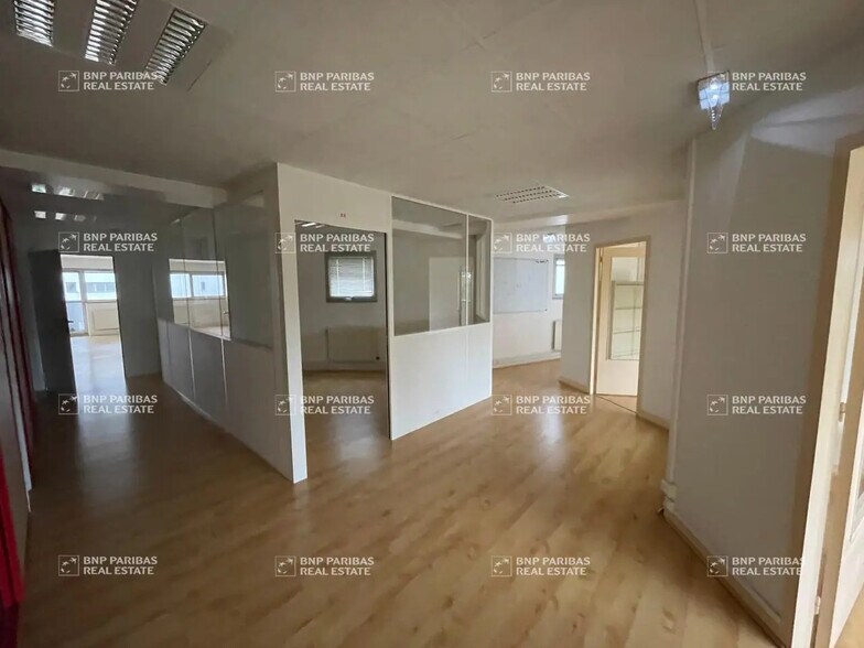 Bureau dans Nantes à vendre - Photo du bâtiment - Image 2 de 12