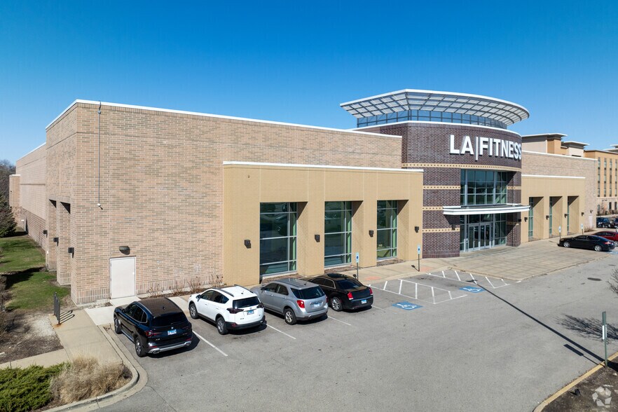 452 Lakehurst Rd, Waukegan, IL à louer - Photo du bâtiment - Image 3 de 5