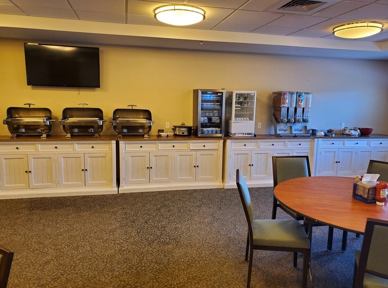 1505 15th Ave W, Williston, ND for sale - Interior Photo - Image 2 of 7