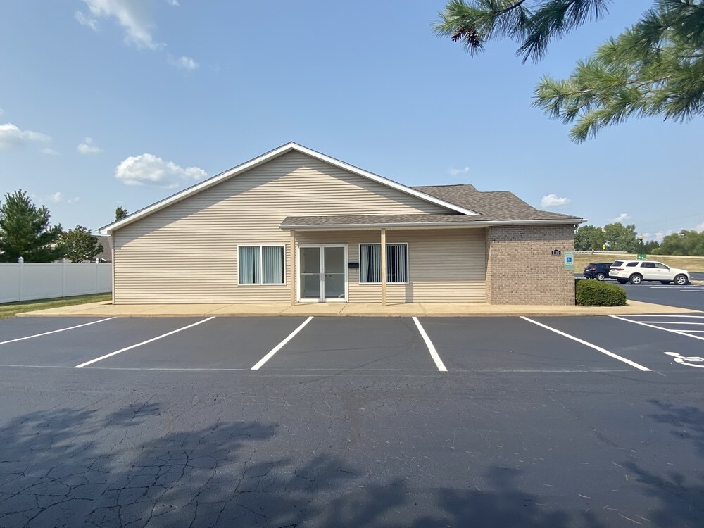 1110 Arbor Dr, Decatur, IL à louer Photo du bâtiment- Image 1 de 3