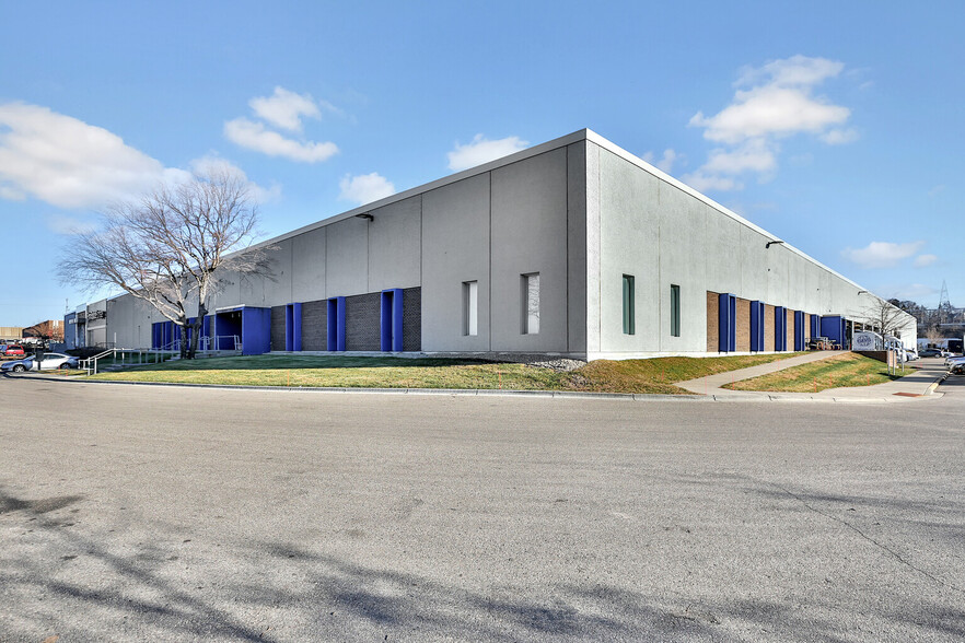 345 Industrial Blvd NE, Minneapolis, MN for lease - Building Photo - Image 1 of 30