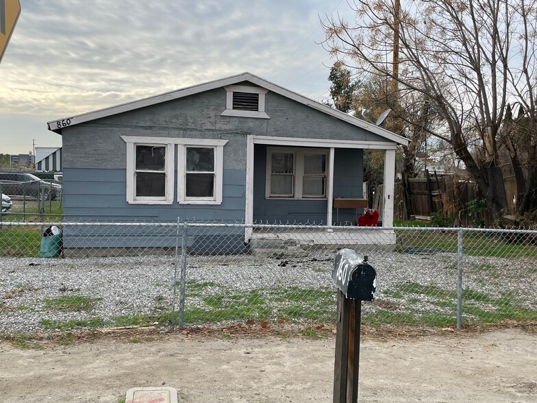 860 S Waterman Ave, San Bernardino, CA à vendre - Photo du bâtiment - Image 3 de 5