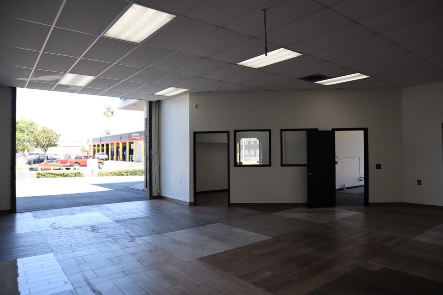 110 Washburn Cir, Corona, CA for lease - Building Photo - Image 3 of 37