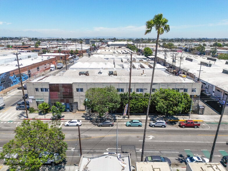 6200 Avalon Blvd, Los Angeles, CA à vendre - Photo du bâtiment - Image 3 de 36
