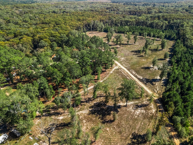 1350 Moxley Camp Rd, Karnack, TX à vendre - Photo du bâtiment - Image 2 de 25