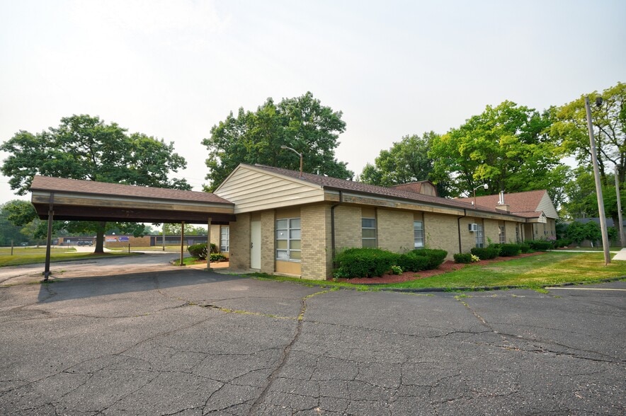 6202 Dupont St, Flint, MI à vendre - Photo du bâtiment - Image 3 de 40