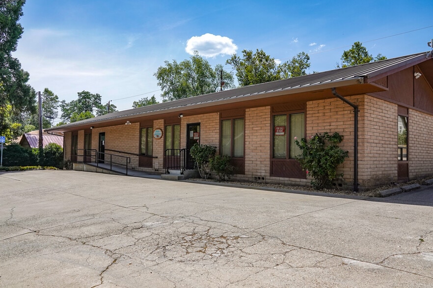 543 N Main St, Yreka, CA for sale - Building Photo - Image 2 of 22