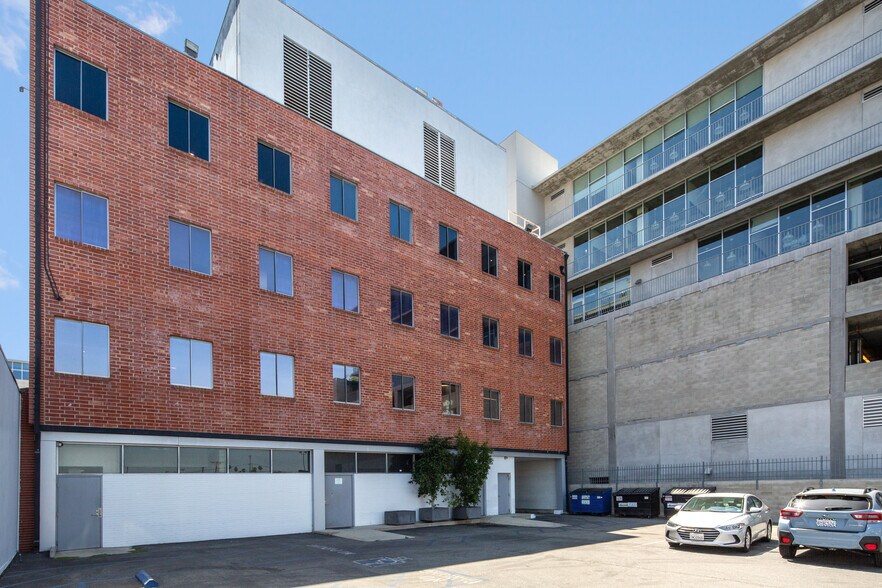 933 N La Brea Ave, Los Angeles, CA à louer - Photo du bâtiment - Image 2 de 4
