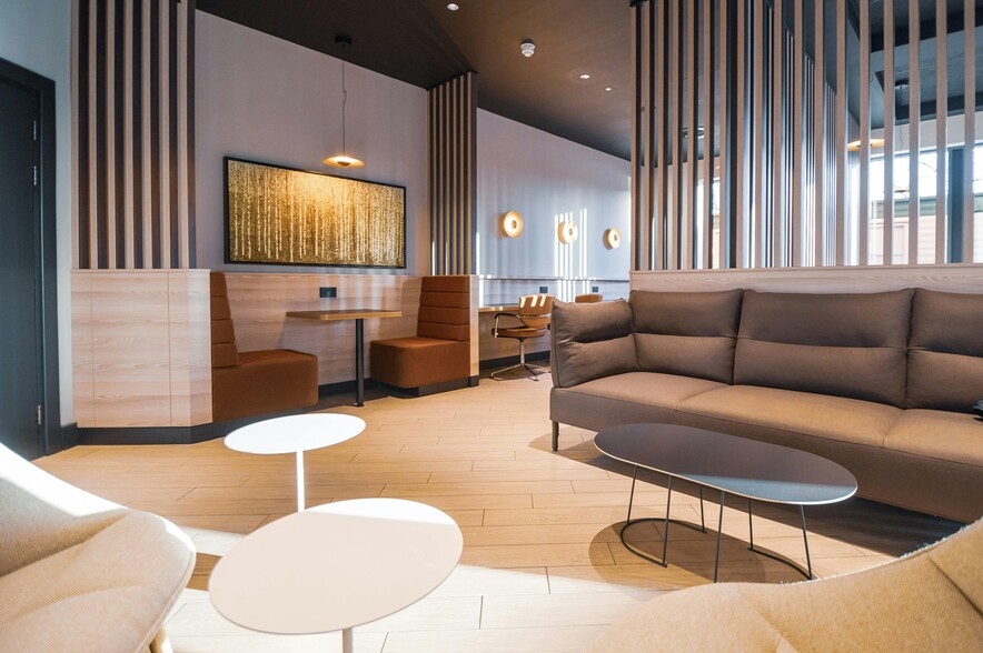 Dalton Ave, Warrington for lease - Interior Photo - Image 3 of 14