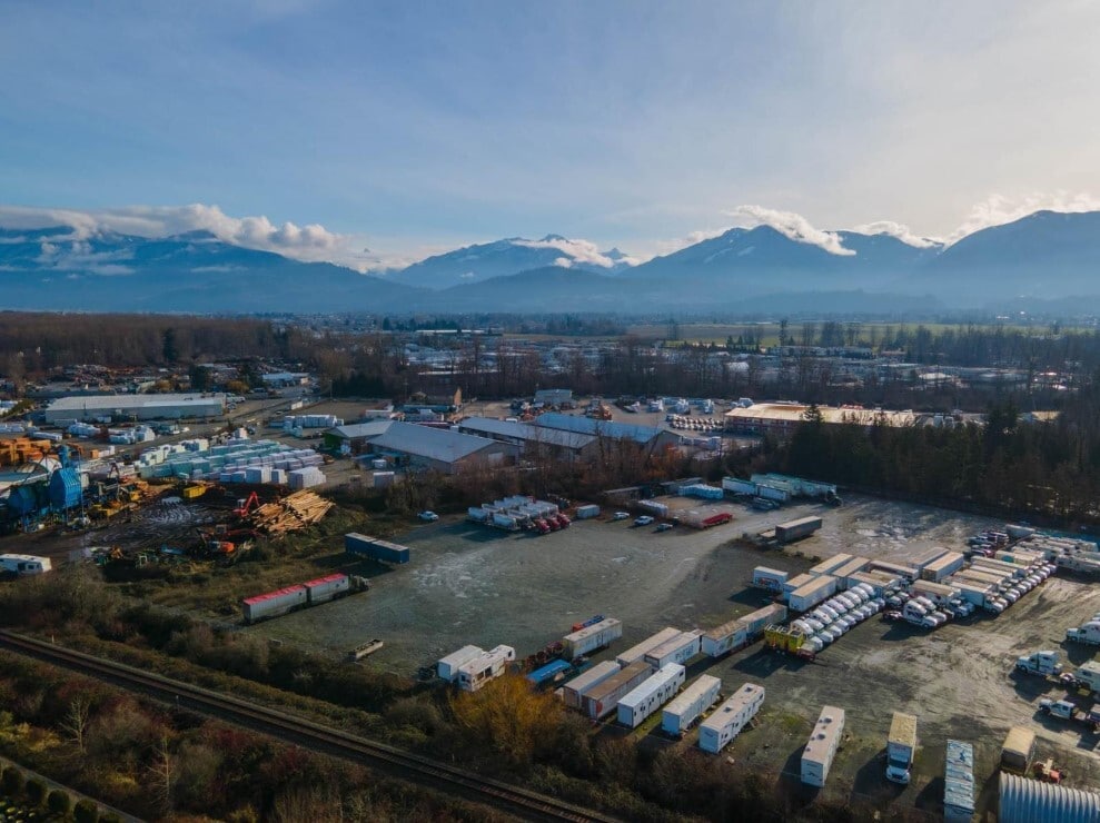 8072 Lickman Rd, Chilliwack, BC for lease Primary Photo- Image 1 of 3
