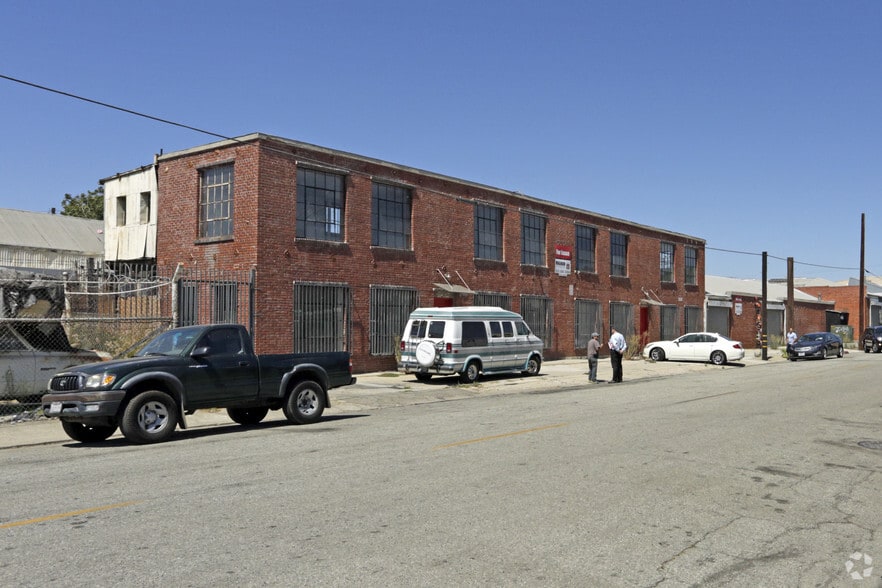 2001 Belgrave Ave, Huntington Park, CA for lease - Primary Photo - Image 1 of 26