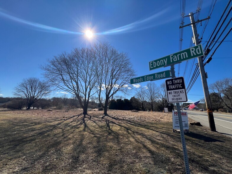 58 Main Street, Lakeville, MA à vendre - Photo du bâtiment - Image 3 de 5