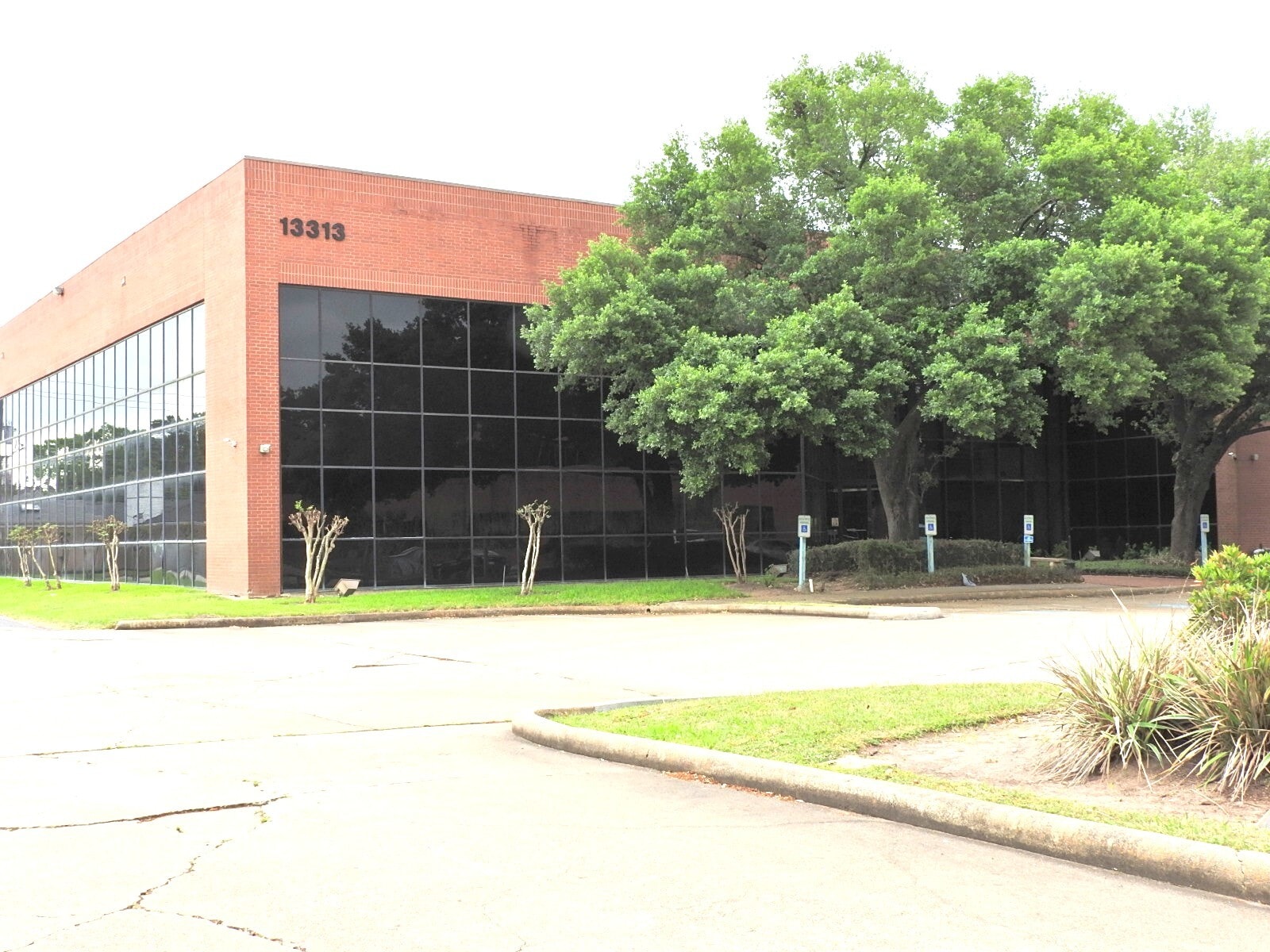 13313 Southwest Fwy, Sugar Land, TX for lease Primary Photo- Image 1 of 14