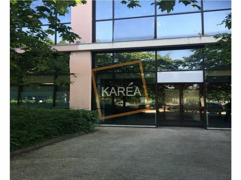 Bureau dans Torcy à louer - Photo du bâtiment - Image 2 de 5