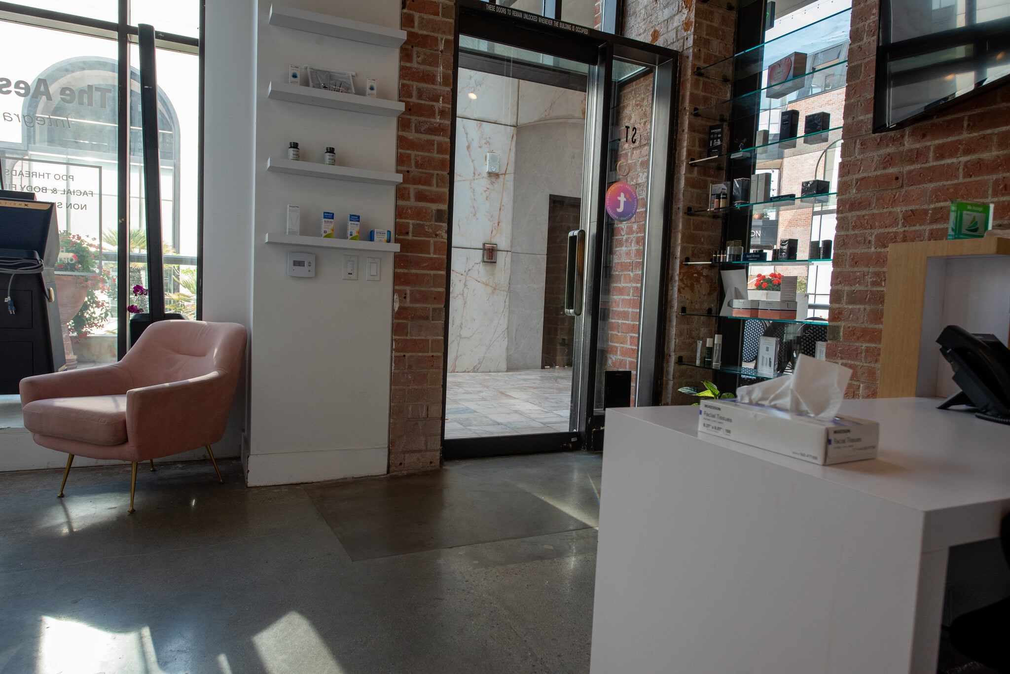 421 N Rodeo Dr, Beverly Hills, CA for lease Interior Photo- Image 1 of 15