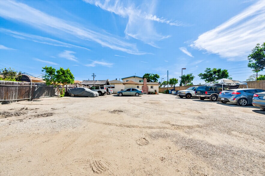 15003 Larch Ave, Lawndale, CA à vendre - Photo du bâtiment - Image 2 de 48