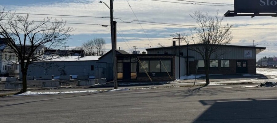 909 Oswego St, Utica, NY à vendre - Photo du bâtiment - Image 3 de 12