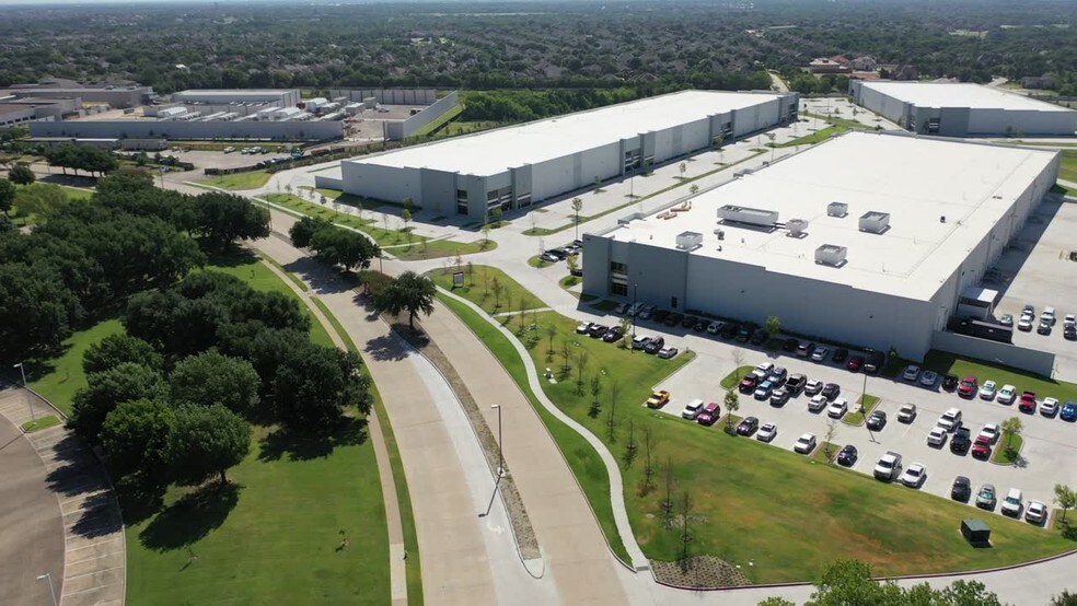 2920 Telecom Pky, Richardson, TX à louer - Vidéo aérienne - Image 1 de 8