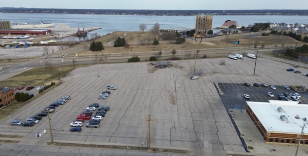 372 Morris Ave, Muskegon, MI for sale - Aerial - Image 2 of 3