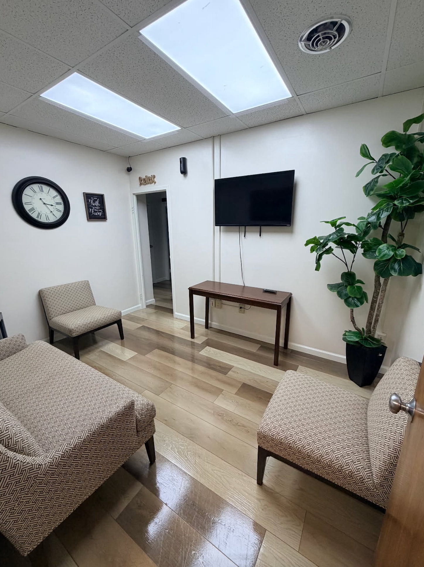 1389 W Main St, Waterbury, CT à louer Photo intérieure- Image 1 de 5