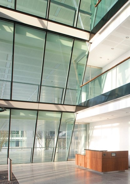 3 Beehive Ring Rd, Gatwick à louer - Photo intérieure - Image 3 de 7