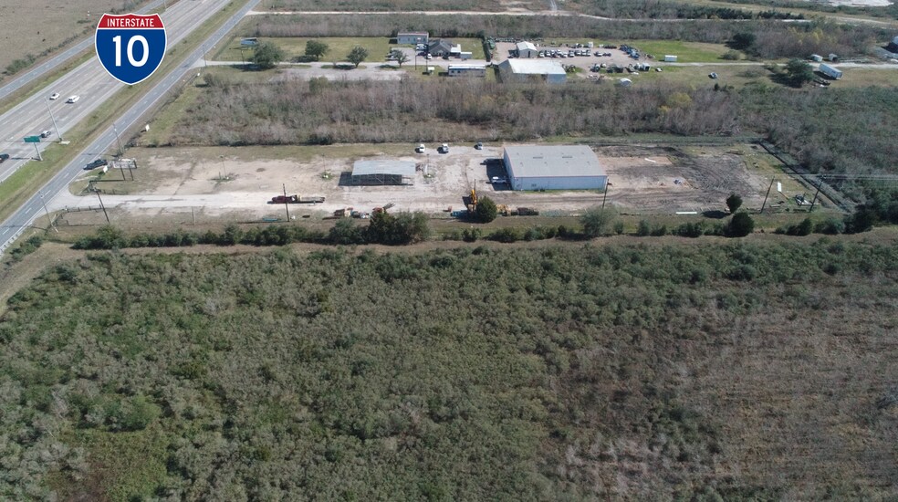 6700 East Fwy, Baytown, TX à louer - Photo du bâtiment - Image 3 de 5