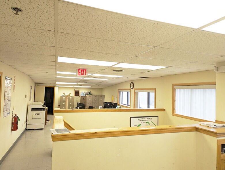 59 Plains Rd, Claremont, NH à vendre - Photo intérieure - Image 3 de 7