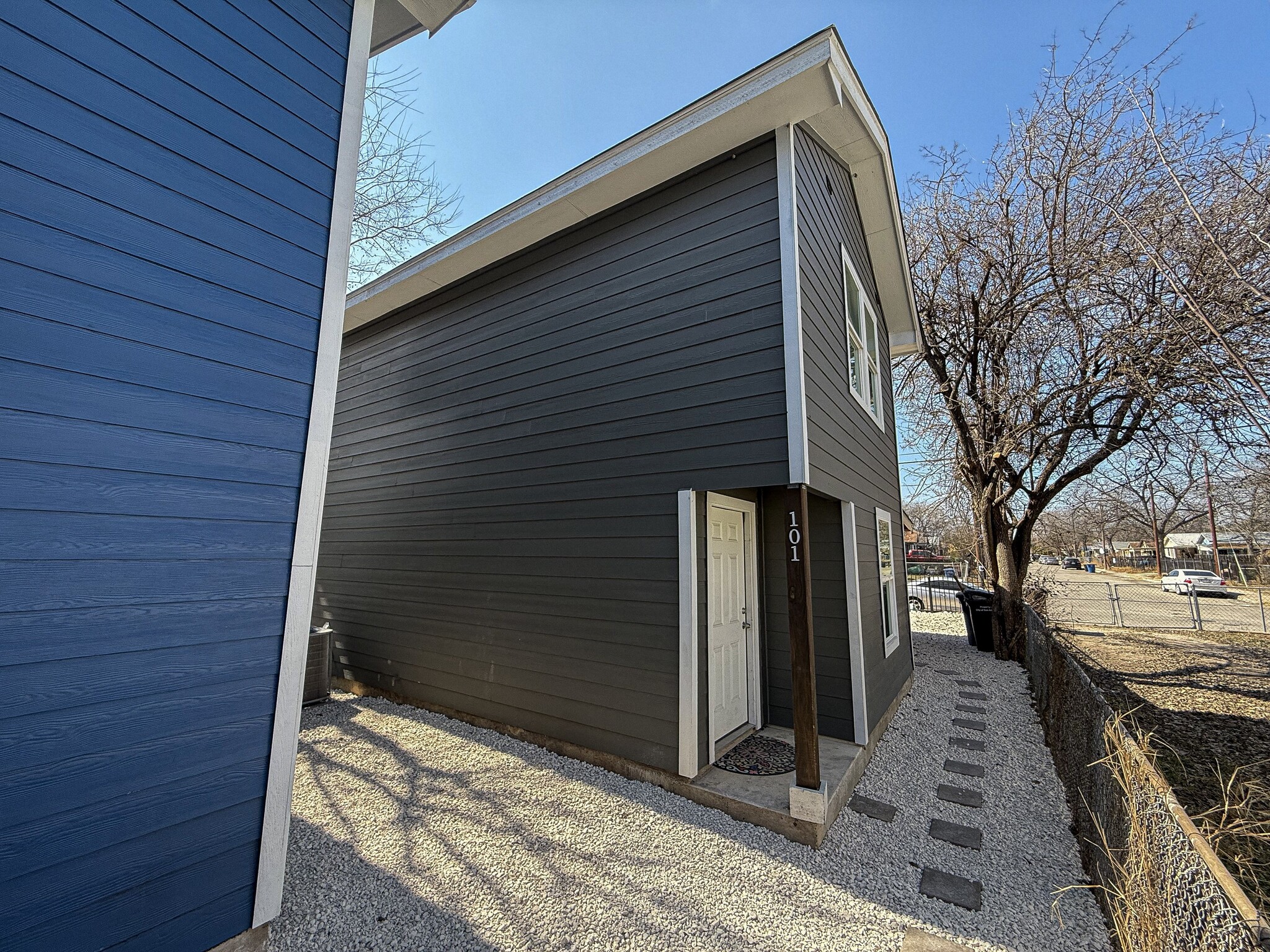 1522 South Elmendorf St, San Antonio, TX for sale Primary Photo- Image 1 of 27