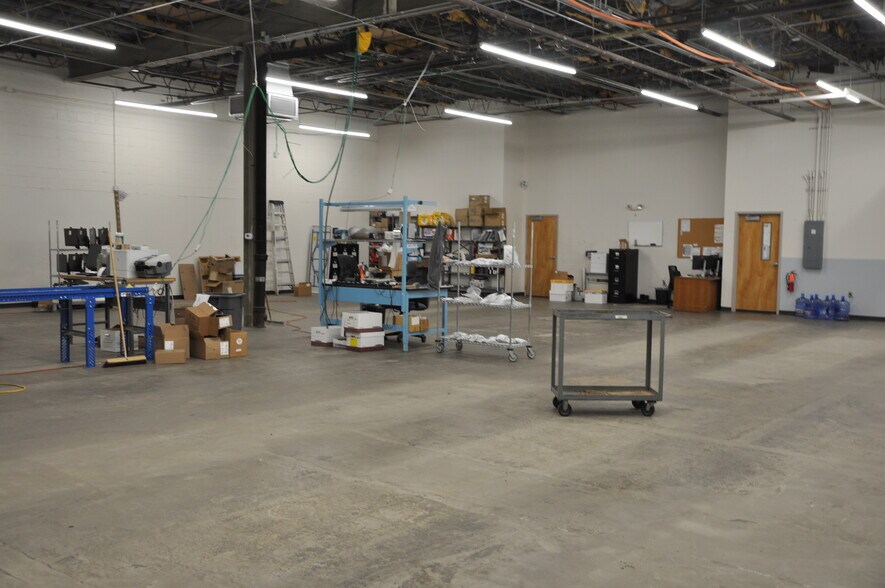 2 Townline Cir, Rochester, NY à louer - Photo du bâtiment - Image 2 de 11