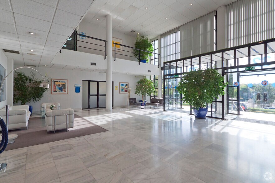 Avenida de la Industria, 32, Alcobendas, Madrid à louer - Photo du bâtiment - Image 3 de 13