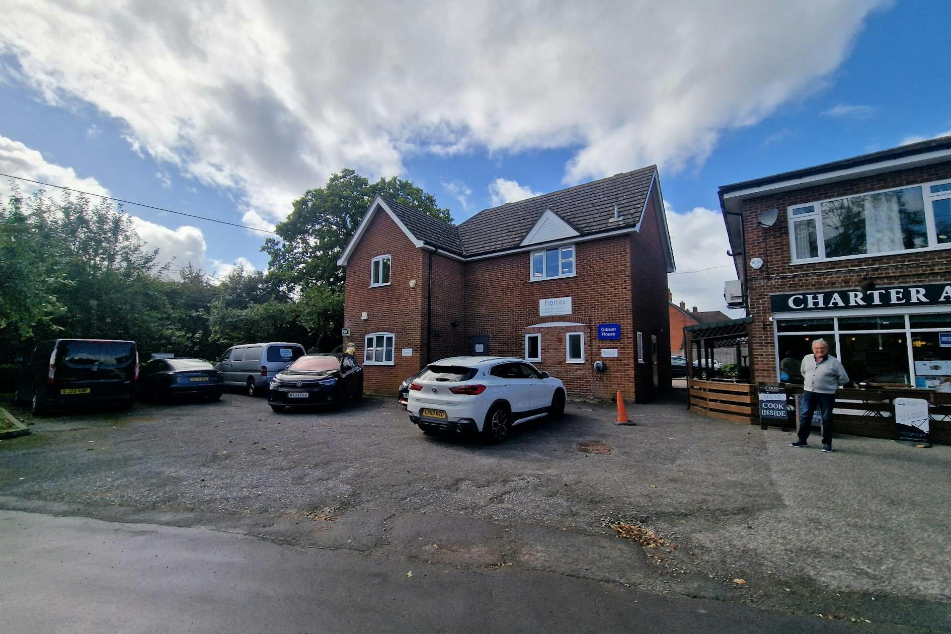 Old Chapel Ln, Tadley for lease Building Photo- Image 1 of 3