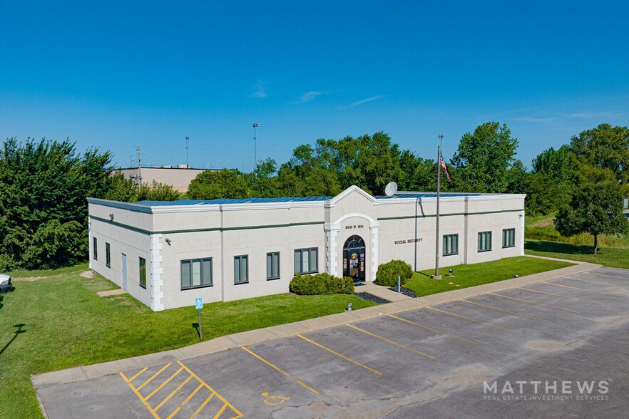 3010 W 18th Ave, Emporia, KS à vendre - Photo du bâtiment - Image 1 de 3