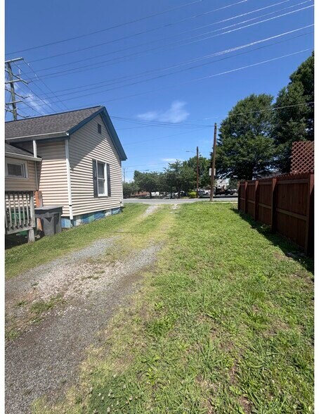 2818 N Davidson St, Charlotte, NC à vendre - Photo du bâtiment - Image 2 de 5