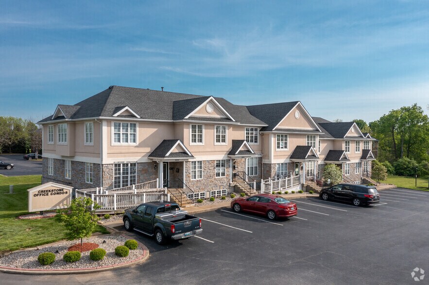 8912-8921 Stone Green Way, Louisville, KY for lease - Primary Photo - Image 1 of 16
