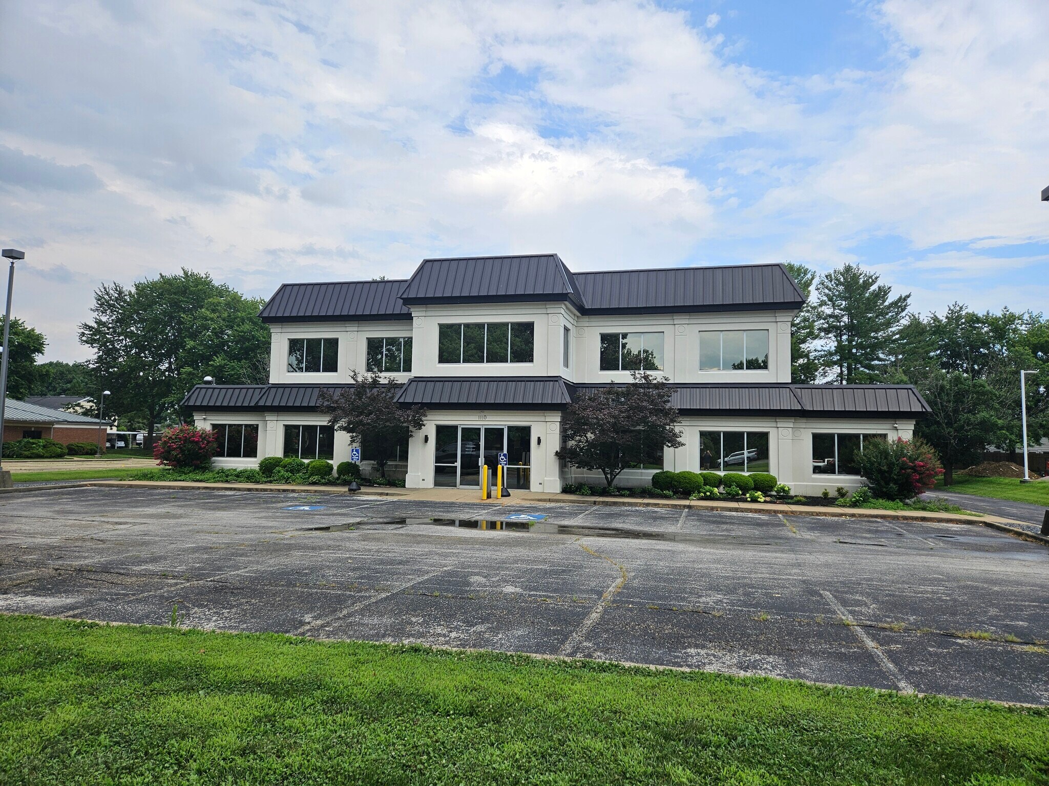 1110 Professional Blvd, Evansville, IN for lease Building Photo- Image 1 of 20