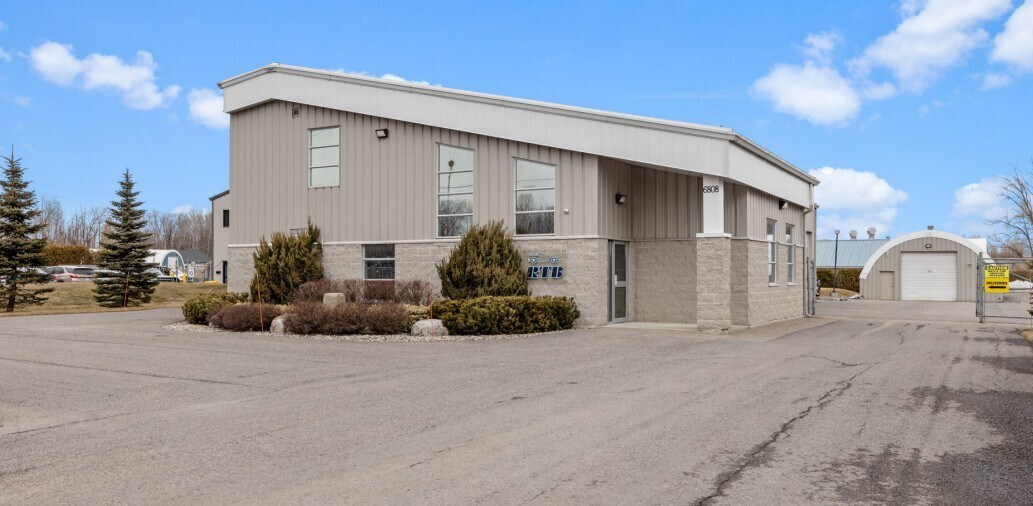 6798 & 6806 Hiram Drive portefeuille de 2 propriétés à vendre sur LoopNet.ca Photo principale- Image 1 de 10