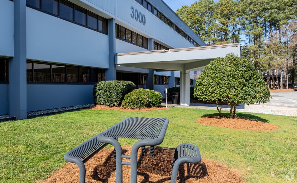 3000 Highwoods Blvd, Raleigh, NC for lease - Building Photo - Image 3 of 10