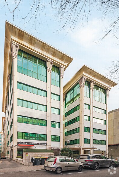 Avenida Manoteras, 44, Madrid, Madrid for lease - Building Photo - Image 2 of 16