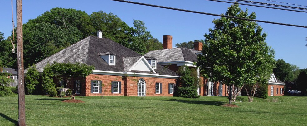 9030 Three Chopt Rd, Richmond, VA à louer - Photo du bâtiment - Image 2 de 6